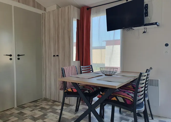 Familial A La 캠프장